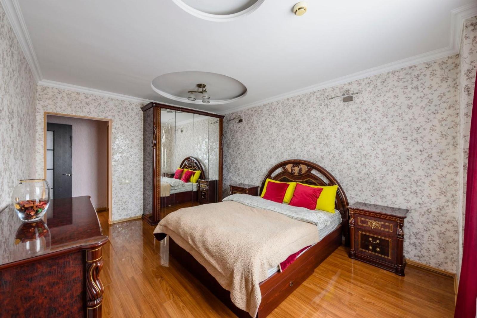 Uut, Comfort, Mega Apartment Almaty Ngoại thất bức ảnh