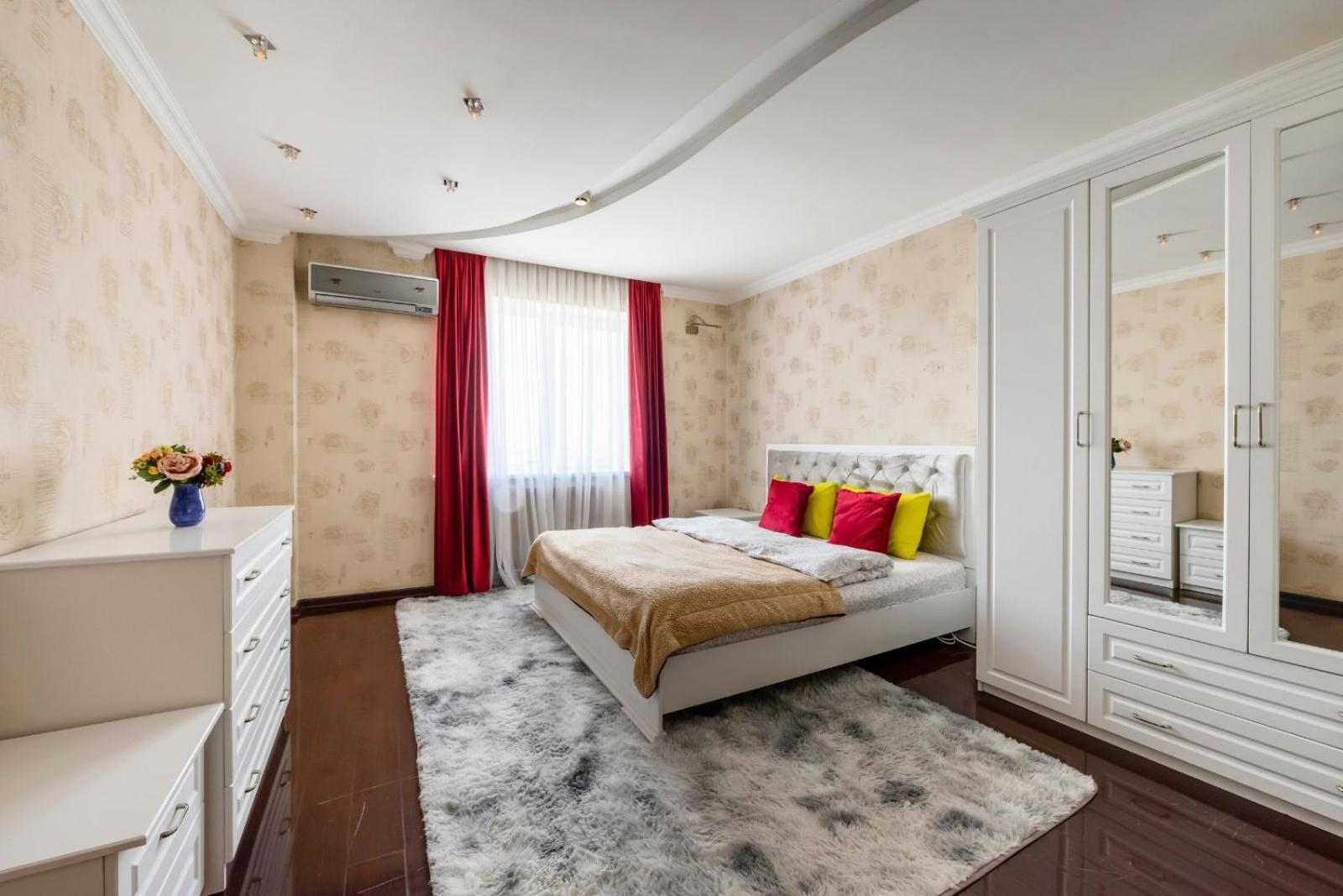 Uut, Comfort, Mega Apartment Almaty Ngoại thất bức ảnh